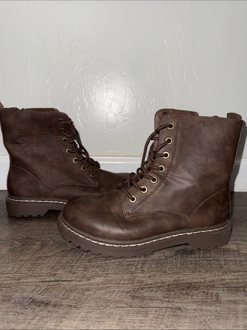 Brown Lace-Up Combat Boots - Women's Sturdy Fashion Boot